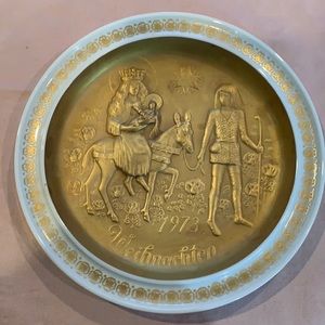 1973 Hutschenreuther Christmas plate, "The Holy Family", On the way to Egypt